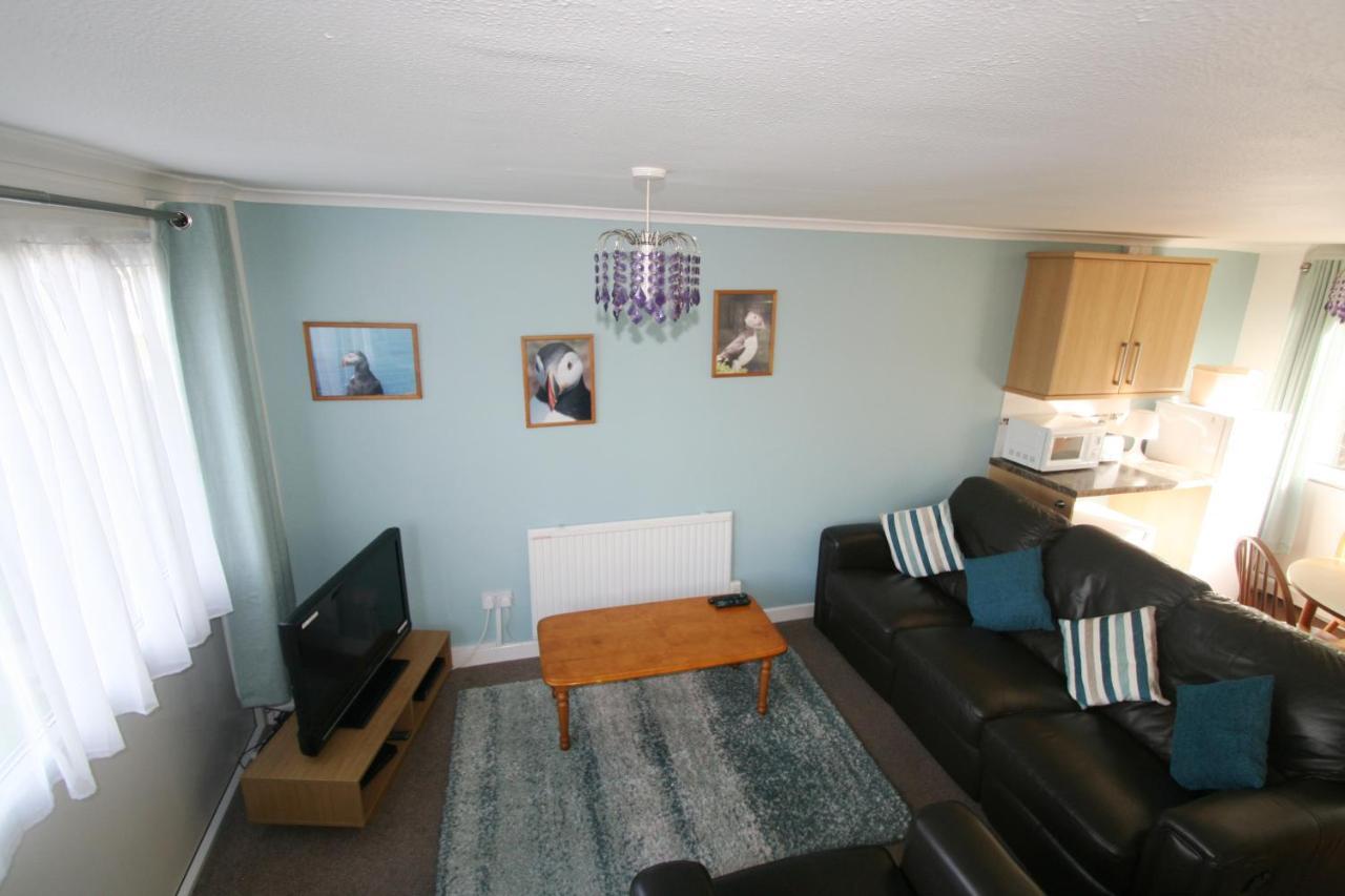 Freshwater Bay Holiday Cottages ペンブローク エクステリア 写真