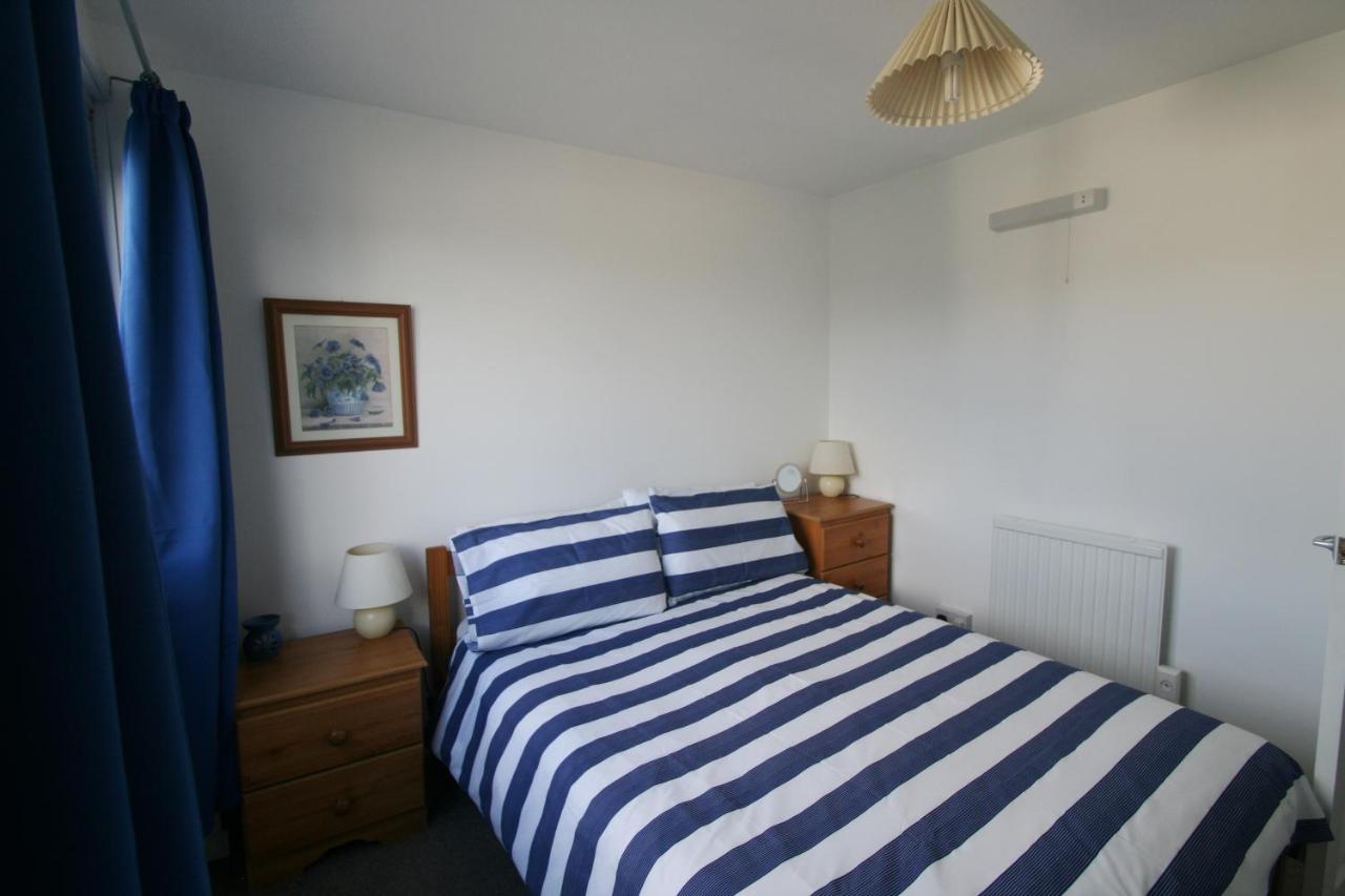 Freshwater Bay Holiday Cottages ペンブローク エクステリア 写真
