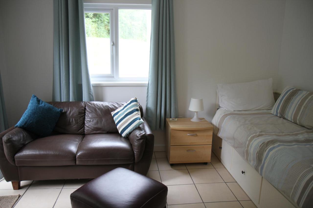 Freshwater Bay Holiday Cottages ペンブローク エクステリア 写真