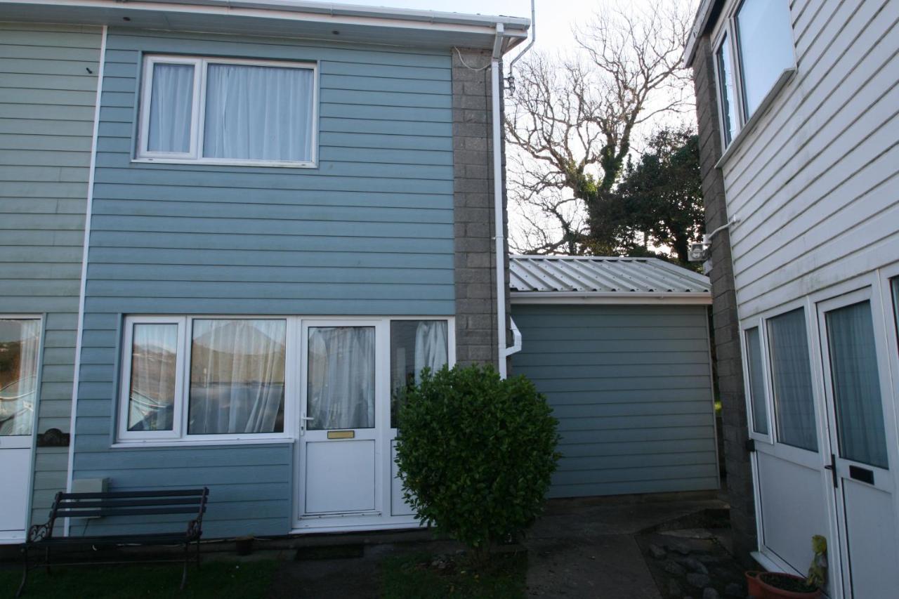 Freshwater Bay Holiday Cottages ペンブローク エクステリア 写真