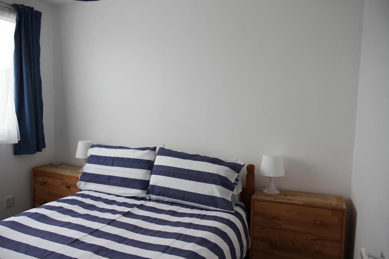 Freshwater Bay Holiday Cottages ペンブローク エクステリア 写真