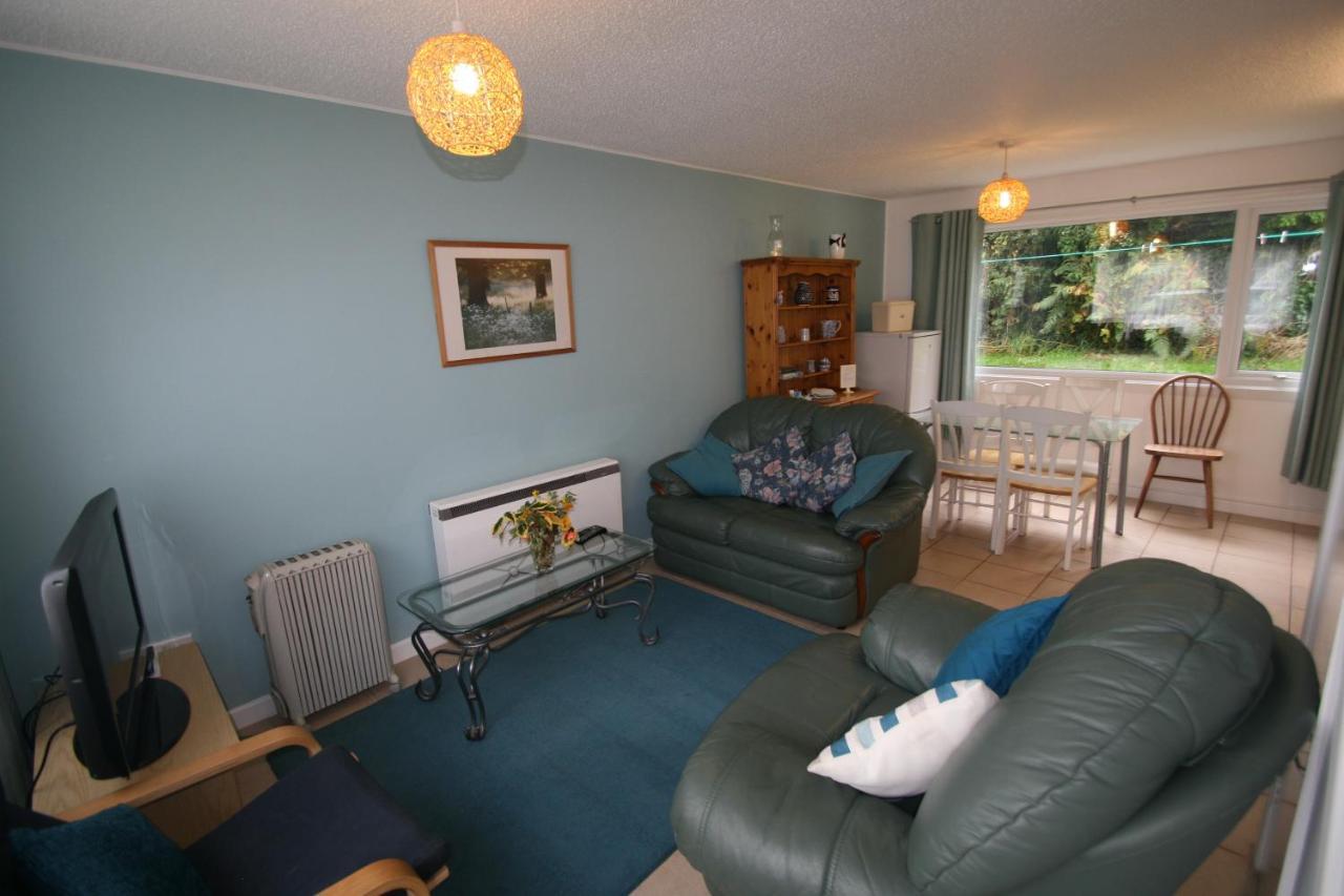 Freshwater Bay Holiday Cottages ペンブローク エクステリア 写真