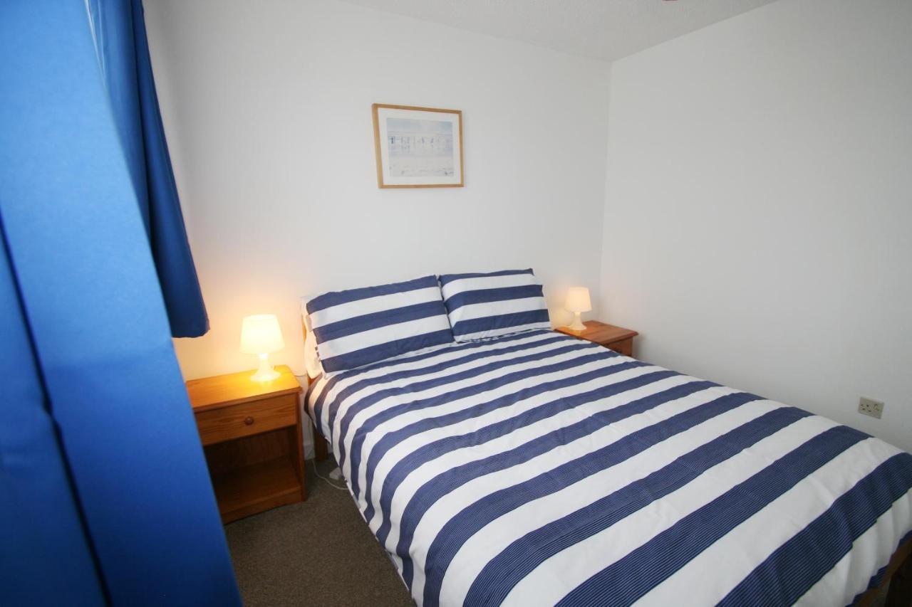 Freshwater Bay Holiday Cottages ペンブローク エクステリア 写真
