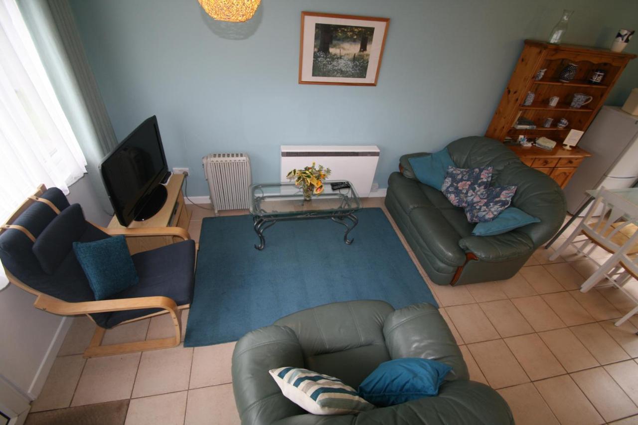 Freshwater Bay Holiday Cottages ペンブローク エクステリア 写真