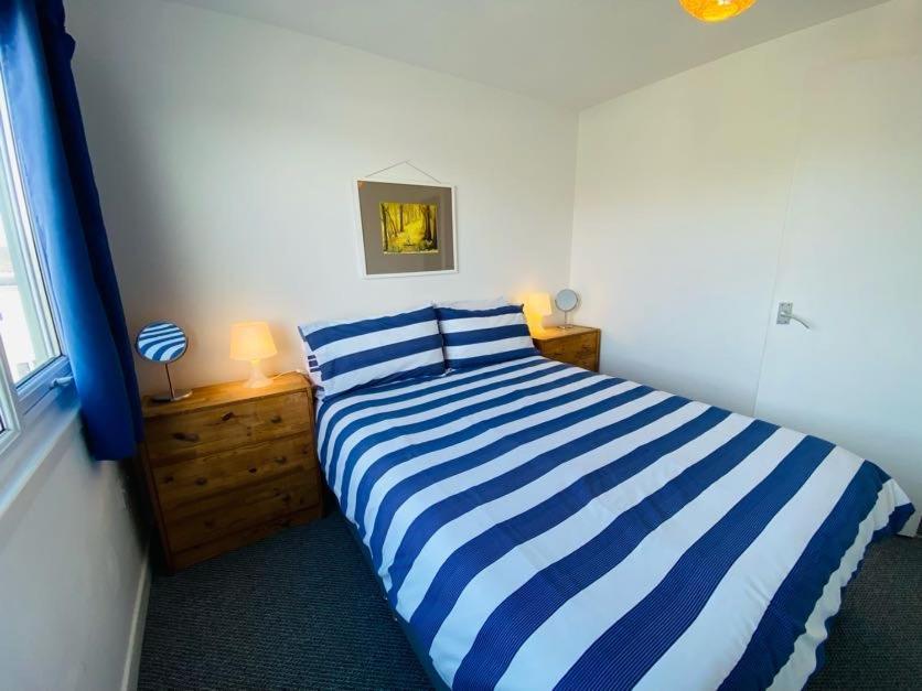 Freshwater Bay Holiday Cottages ペンブローク エクステリア 写真
