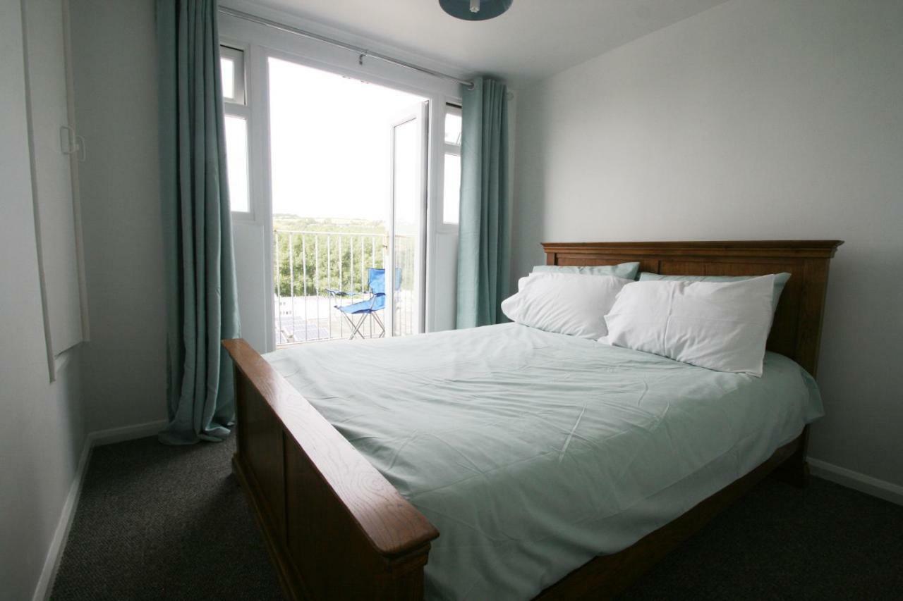 Freshwater Bay Holiday Cottages ペンブローク エクステリア 写真